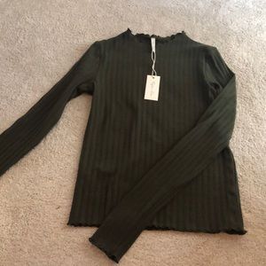 Rylee + Cru green ribbed long sleeve shirt M